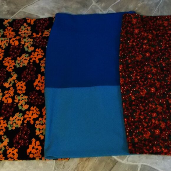 Lularoe Cassie Pencil Skirt Lot of 3 - Size M - NWT - Picture 5 of 5